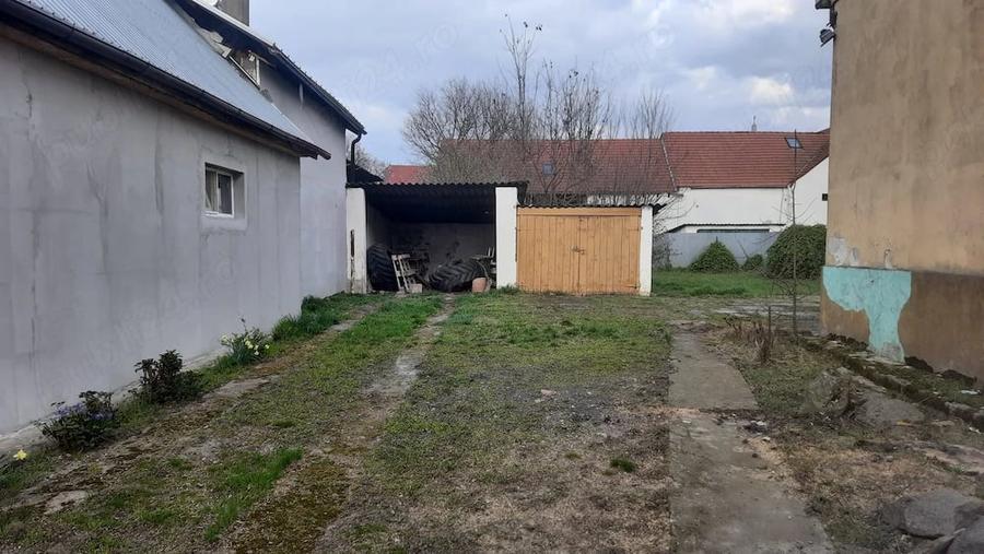 Casă cu Teren 800 Mp în Cenei