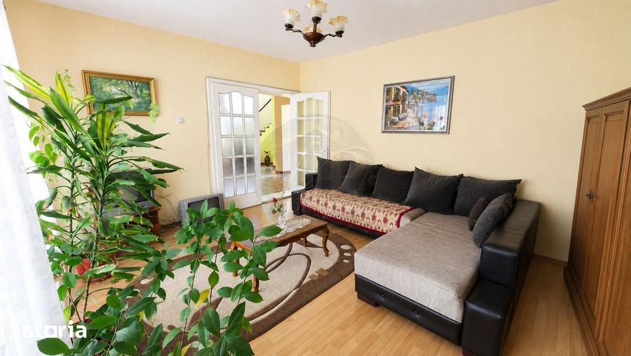 Casă cu 5 camere cu Teren 522 Mp în Lipoveni