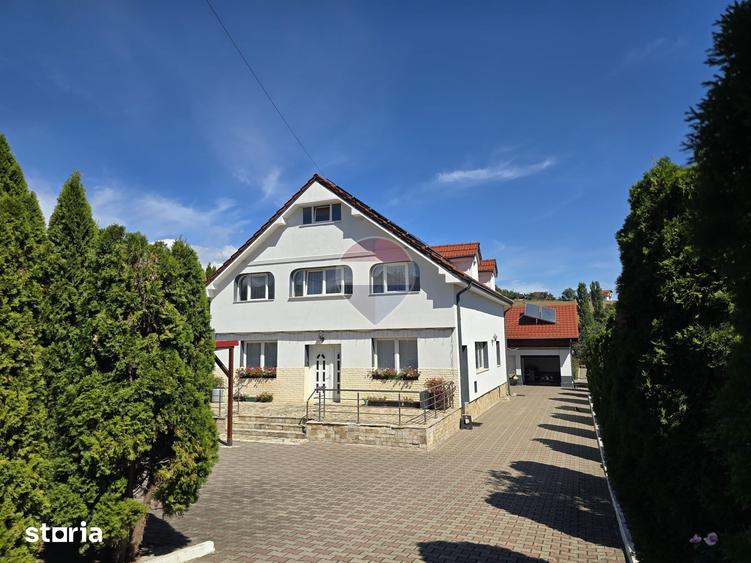 Casă cu 7 camere cu Teren 4431 Mp în Feleacu