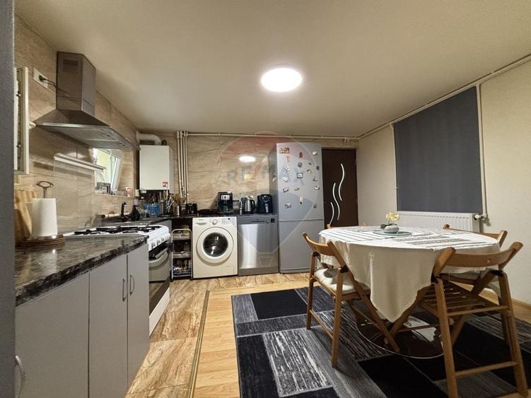 Apartament cu 3 camere decomandat, mobilat în Știrbei Vodă
