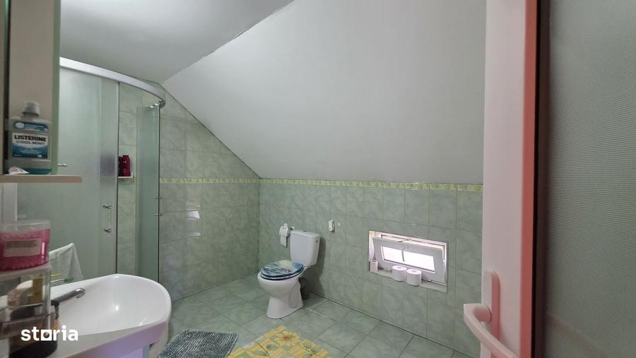 Casă cu 4 camere cu Teren 1170 Mp în Central