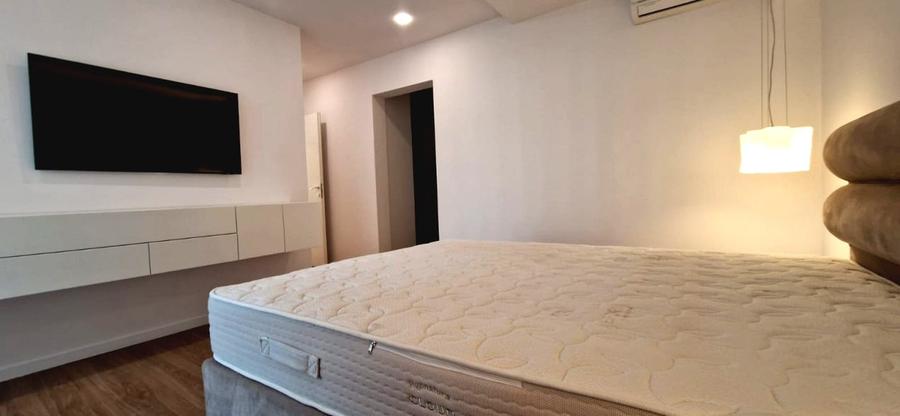Apartament cu 3 camere decomandat, mobilat în Sisești