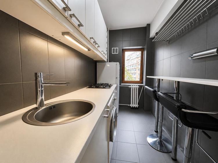 Apartament cu 2 camere decomandat în Cișmigiu