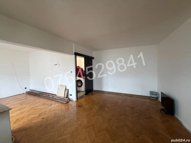Apartament cu 4 camere decomandat în Moșilor