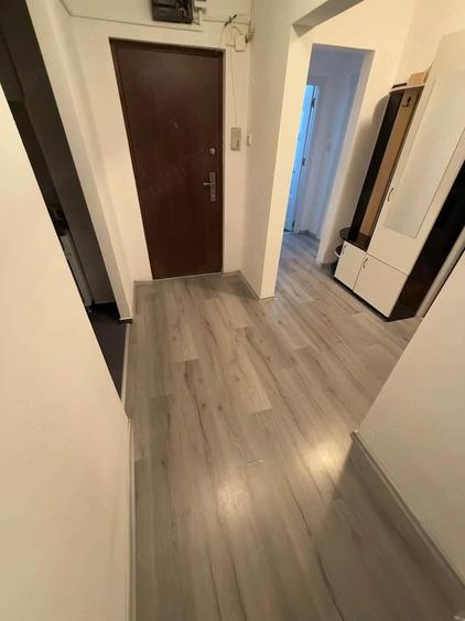Apartament cu 4 camere decomandat în Șagului