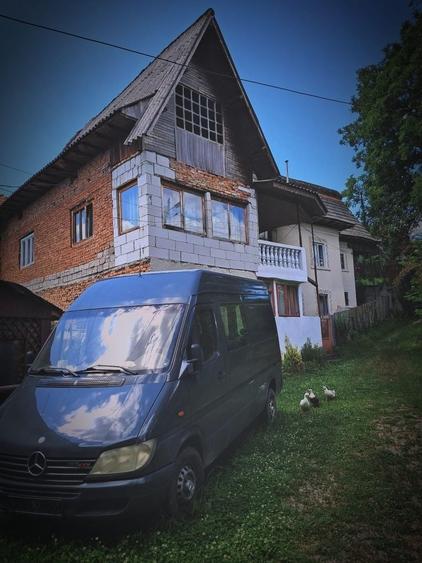 Casă cu 4 camere în Schitu Golești