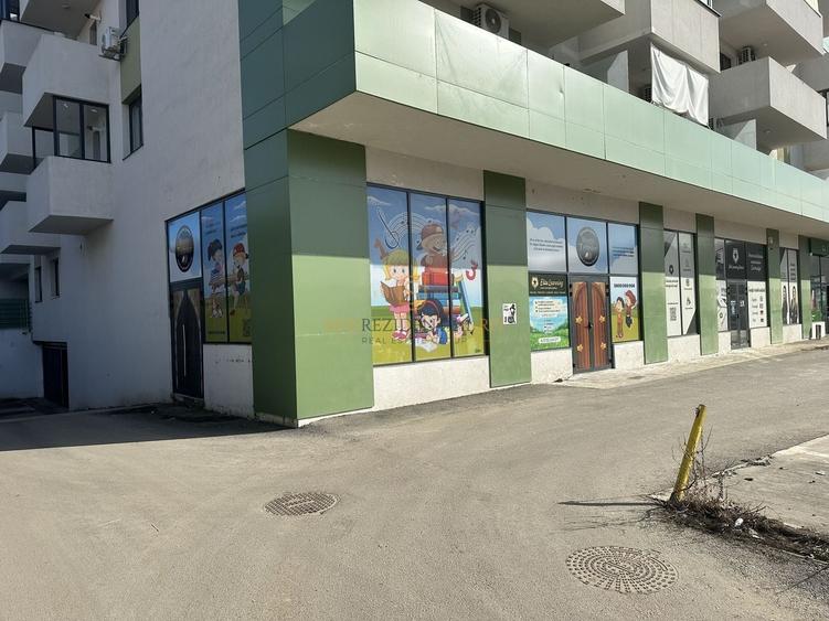 Spațiu comercial, de 128.39999389648 mp, în Titan