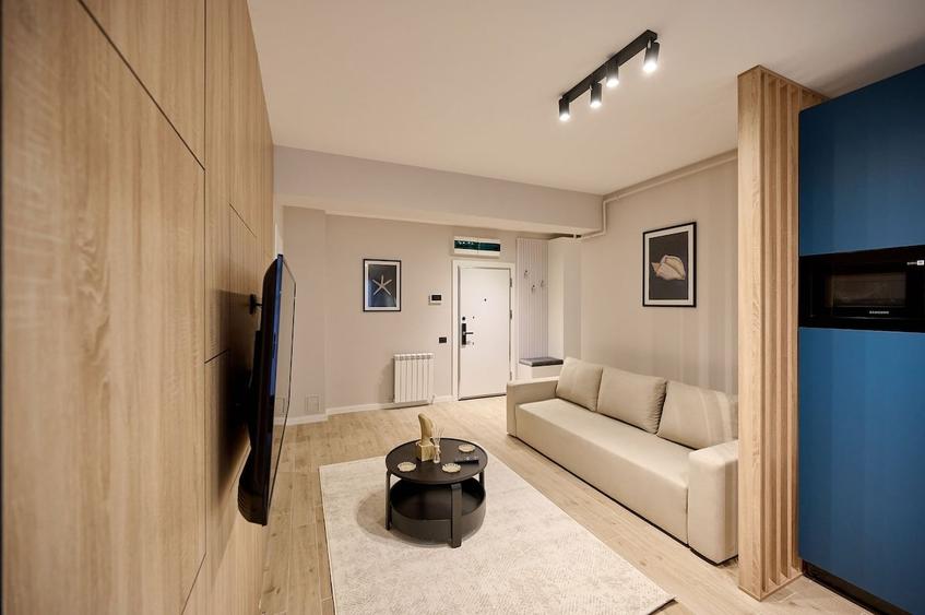 Apartament cu 3 camere decomandat în Mamaia-Sat