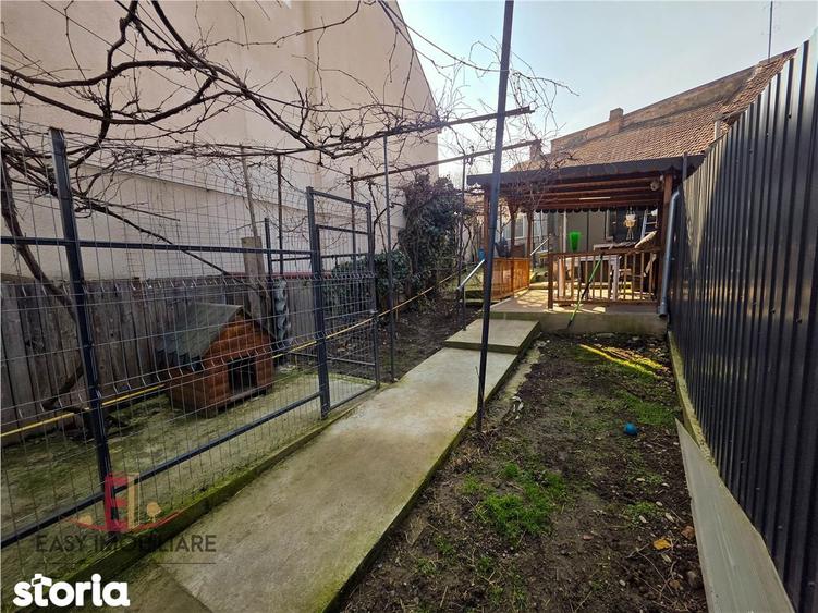 Casă cu 2 camere cu Teren 310 Mp în Central