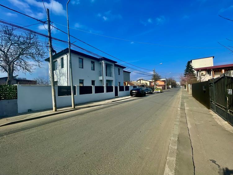 Casă individuală cu 5 camere cu Canalizare în Apărătorii Patriei