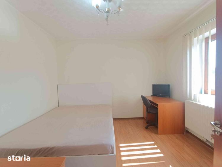 Casă cu 6 camere cu Teren 2771 Mp în Slobozia Nouă