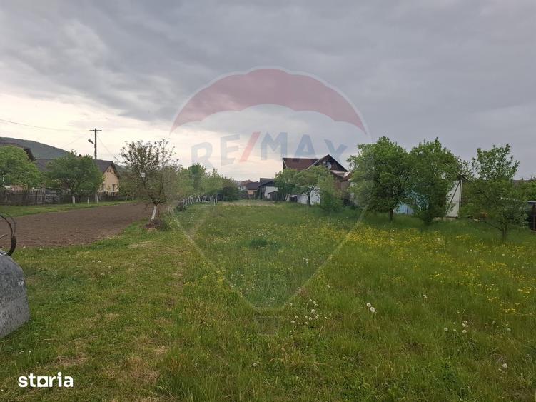 Teren de 1816 mp, în Central