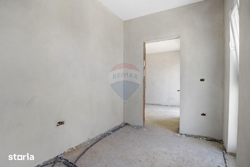 Casă cu 5 camere cu Teren 392 Mp în 6 Vânători