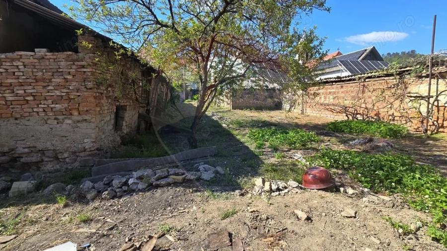 Casă cu 3 camere cu Teren 847 Mp în Central