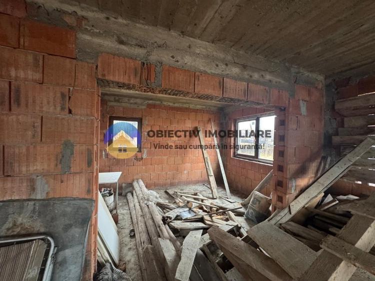 Vila la rosu  + teren 500 mp de vânzare – Zona Fermelor - 15