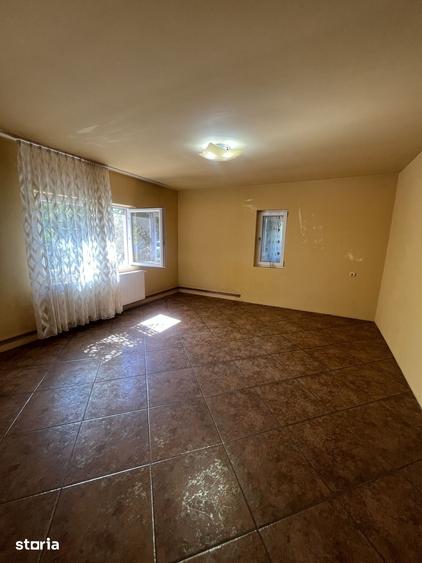 Casă cu 3 camere cu Teren 357 Mp în Șimnicu de Sus
