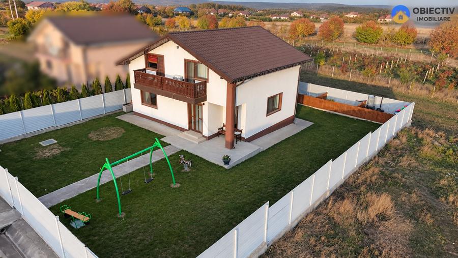 Casă individuală cu 4 camere cu Teren 682 Mp în Dobreni