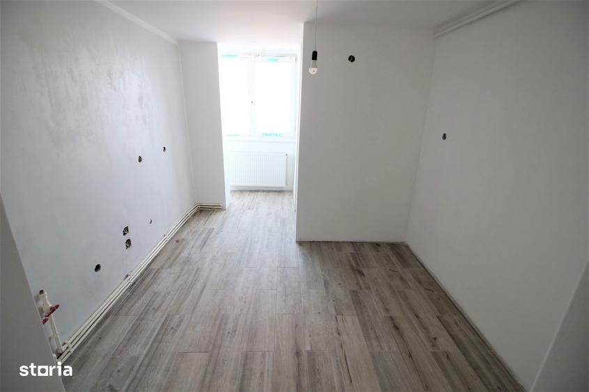 Apartament cu 2 camere decomandat în Micro 20