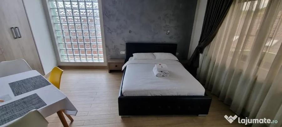 Garsonieră decomandată în Central