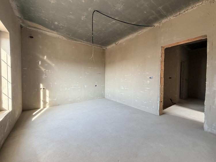 Duplex cu 4 camere cu Canalizare în Moșnița Nouă