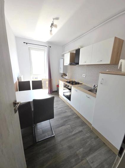 Apartament cu 2 camere decomandat în Torontalului
