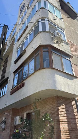 Garsonieră decomandată în Central