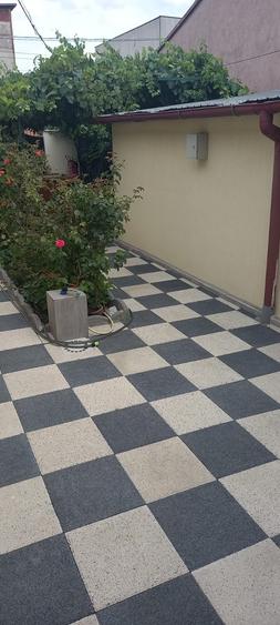 Casă individuală cu 6 camere cu Canalizare în Giulești