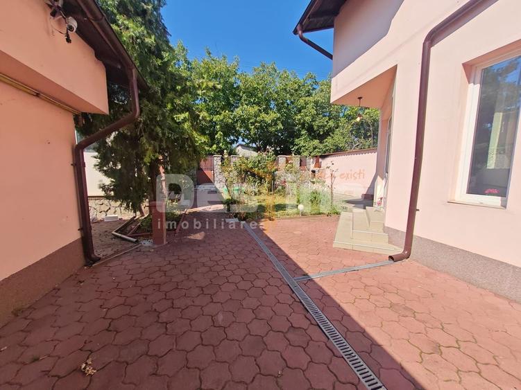 Casă individuală cu 7 camere cu Canalizare în Bereasca