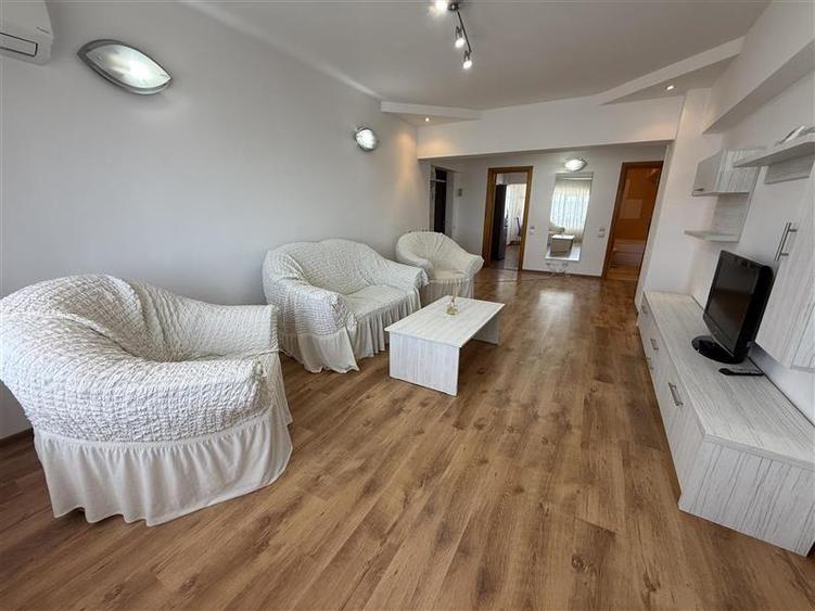 Apartament cu 3 camere decomandat în Ștefan cel Mare