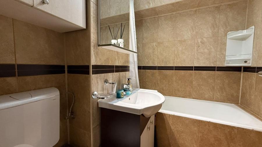 Apartament cu 3 camere decomandat, mobilat în Colentina