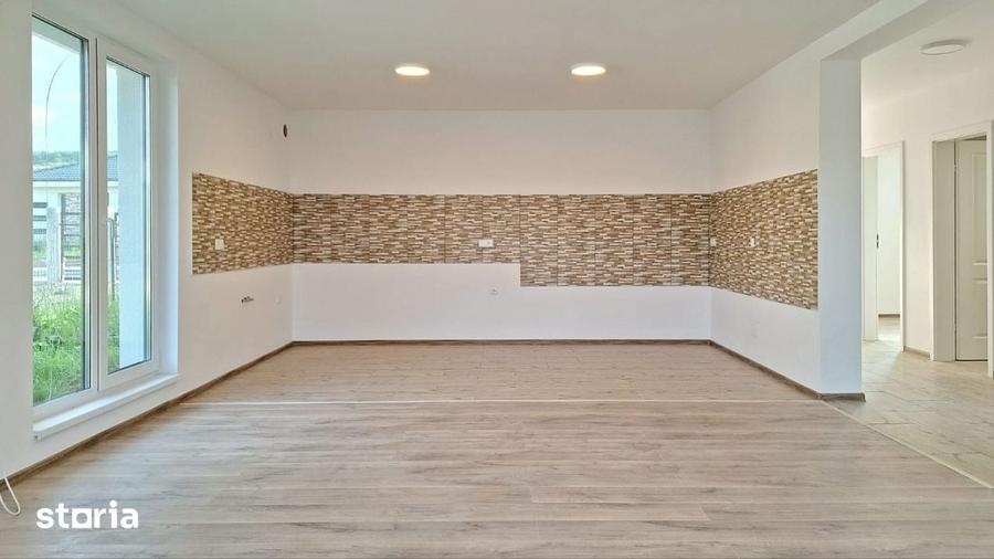 Casă cu 4 camere cu Teren 500 Mp în Baciu