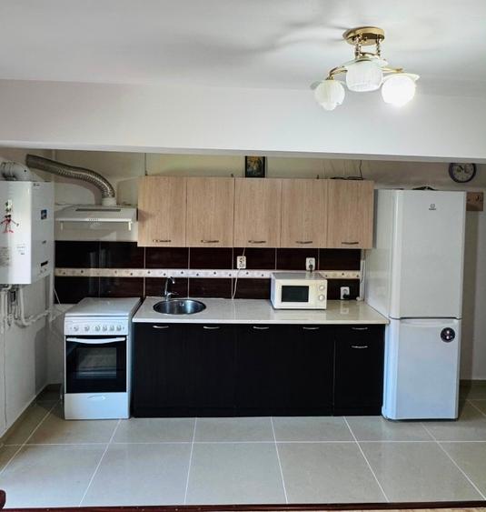 Apartament cu 2 camere decomandat, mobilat în Berceni