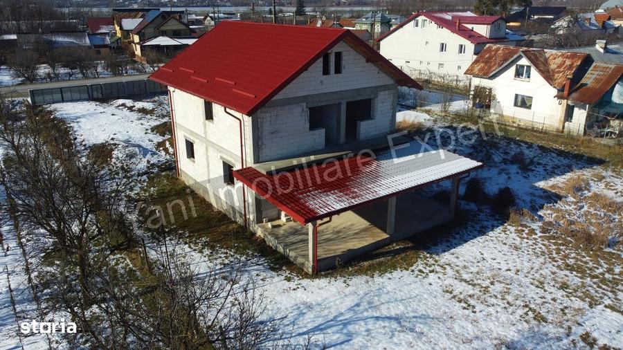 Casă cu 4 camere în Zigoneni