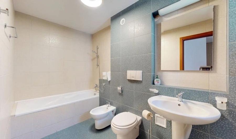 Apartament cu 3 camere în Aviatorilor