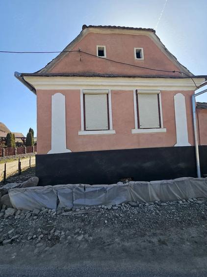 Casă cu 2 camere cu Teren 1377 Mp în Cloașterf