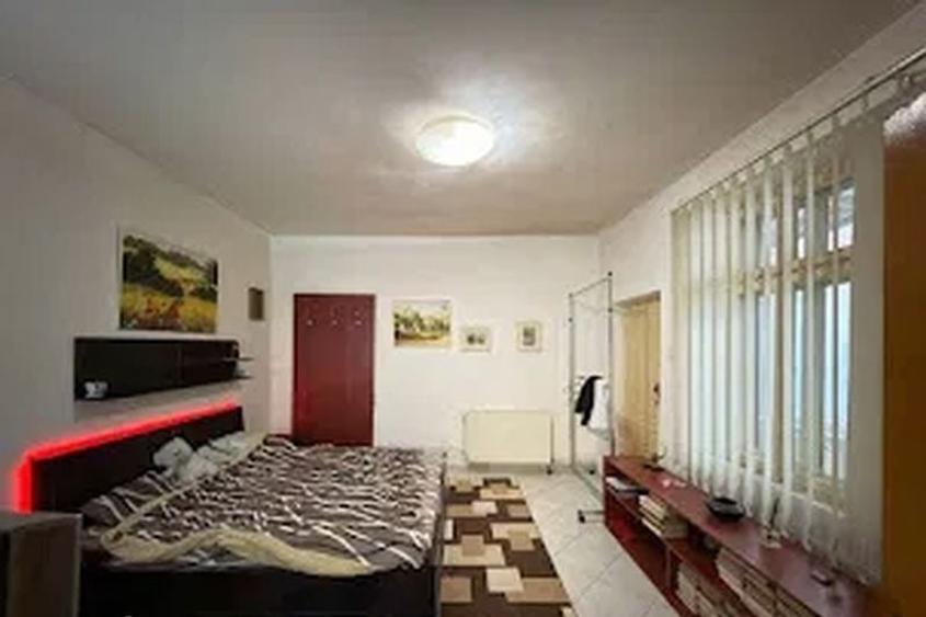 Casă individuală cu 3 camere cu Teren 360 Mp în Gara de Nord