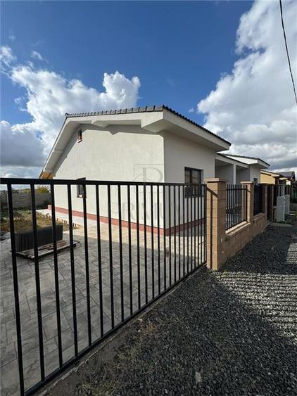 Duplex cu 3 camere cu Teren 260 Mp în Moșnița Veche