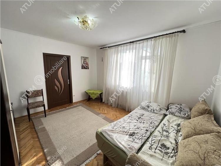 Apartament cu 2 camere nedecomandat, mobilat în Mihai Viteazul