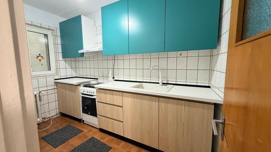 Apartament cu 4 camere decomandat în Colentina