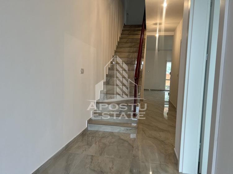 Duplex cu 4 camere cu Canalizare în Sânandrei