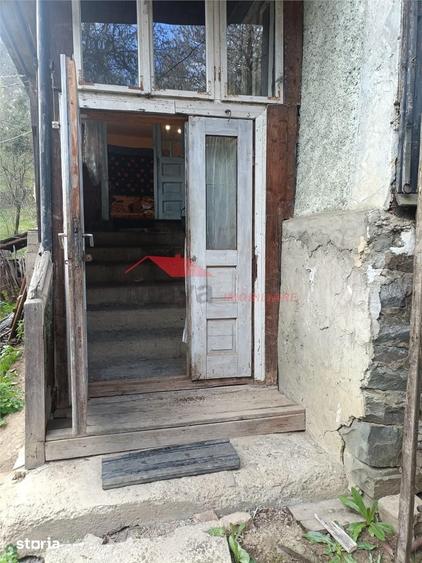 Casă cu 2 camere cu Teren 2300 Mp în Tiha Bârgăului