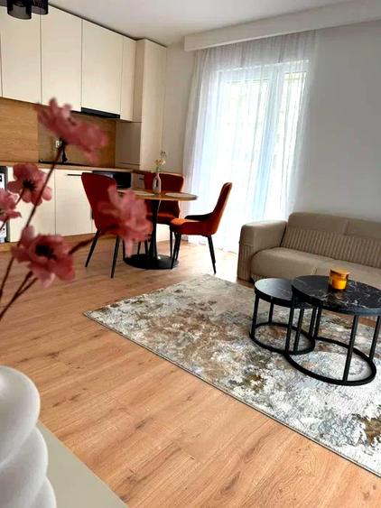Apartament cu 3 camere semidecomandat, mobilat în Florești — fotografia 1