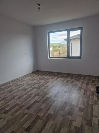 Casă cu 4 camere în Lunca