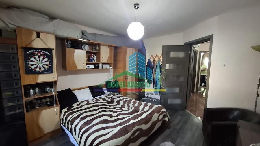 Apartament cu 3 camere decomandat în Sud