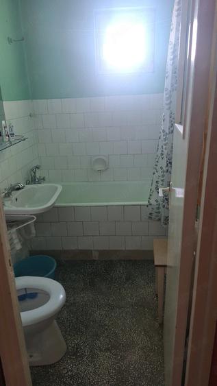 Apartament cu 3 camere semidecomandat în Titan
