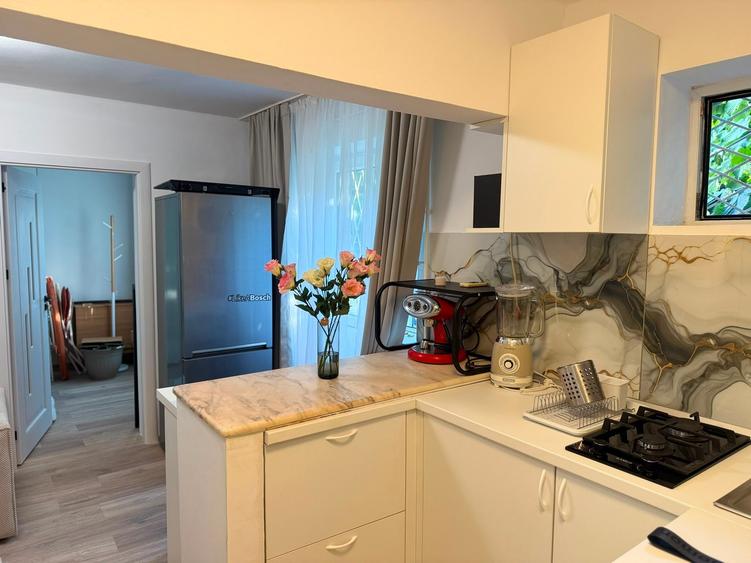 De inchiriat 2 cam zona Decebal str: Voronet mobilat utilat prima inchiriere - 4