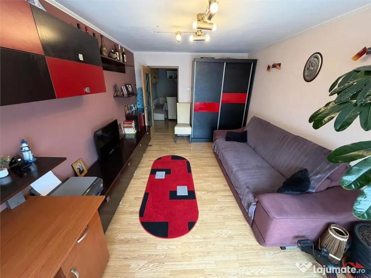 Apartament cu 3 camere decomandat în Ultracentral