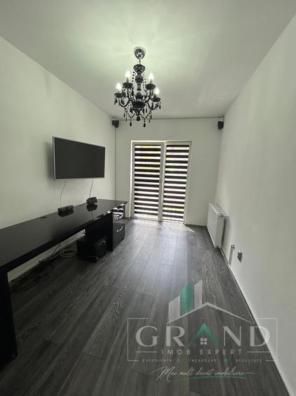 Duplex cu 4 camere cu Canalizare în Florești