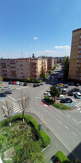 Apartament cu 3 camere semidecomandat în Griviței