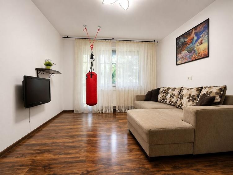 Apartament cu 4 camere decomandat, mobilat în Tomis III
